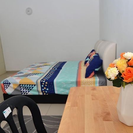 Impianacasa Kluang Homestay Exterior photo