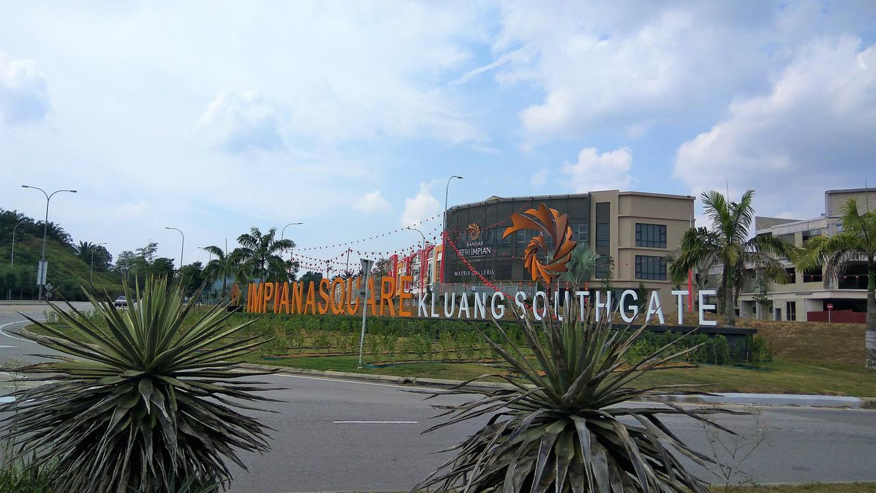 Impianacasa Kluang Homestay Exterior photo