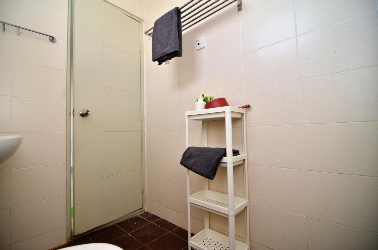 Impianacasa Kluang Homestay Exterior photo